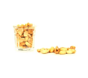 Snack Aperitif - Erdnuss gebleicht verschwendetes Salz