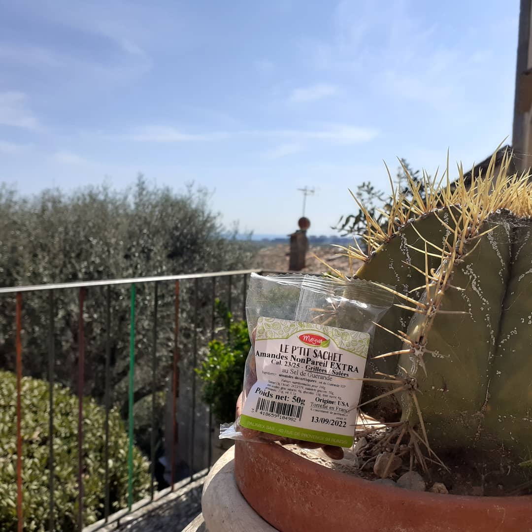 Des airs printaniers. Le ptit sachet à Biot. Des envies de M…