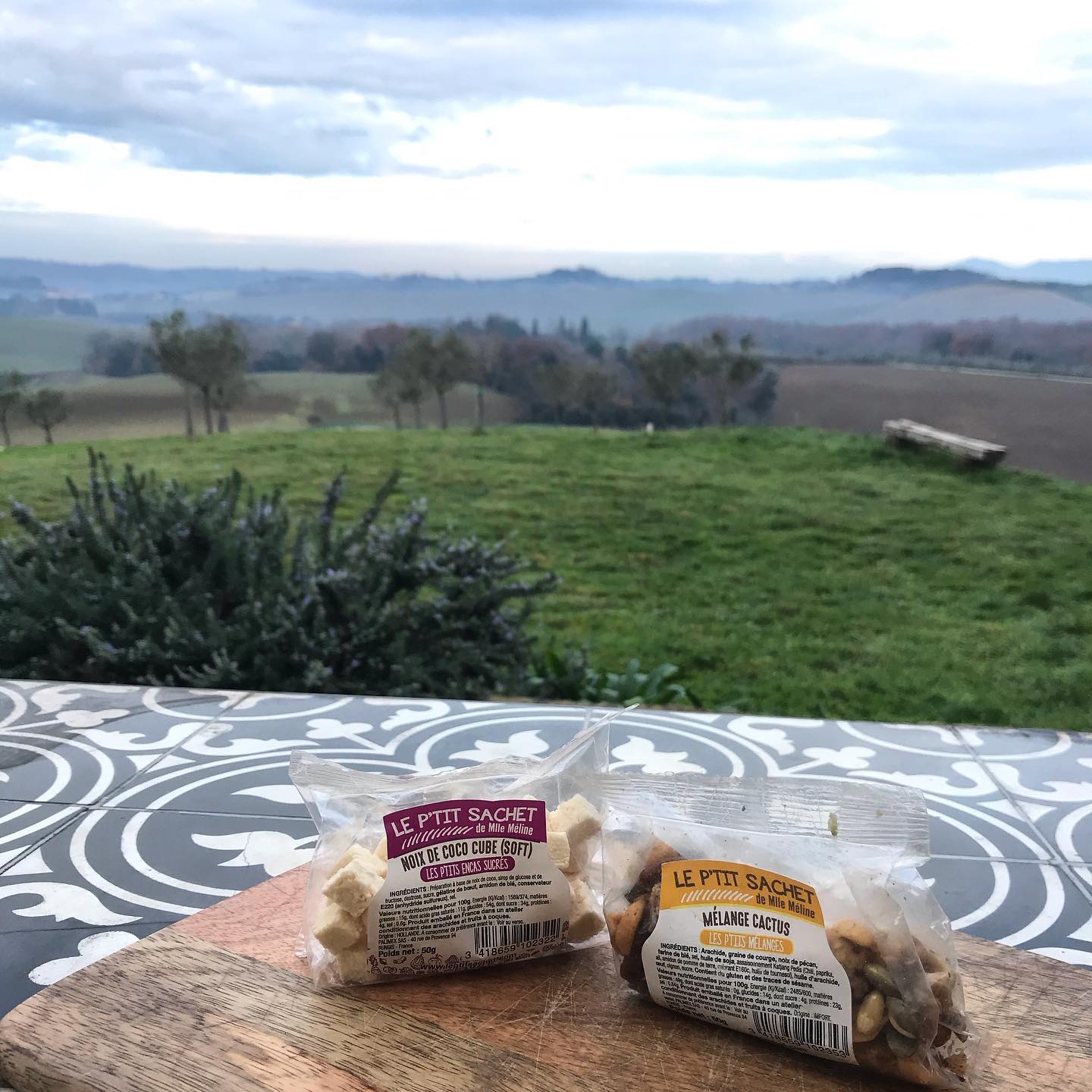 ✈️ FORMAT NOMADE. Le p’tit sachet en Toscane. 🇮🇹 Partout o…